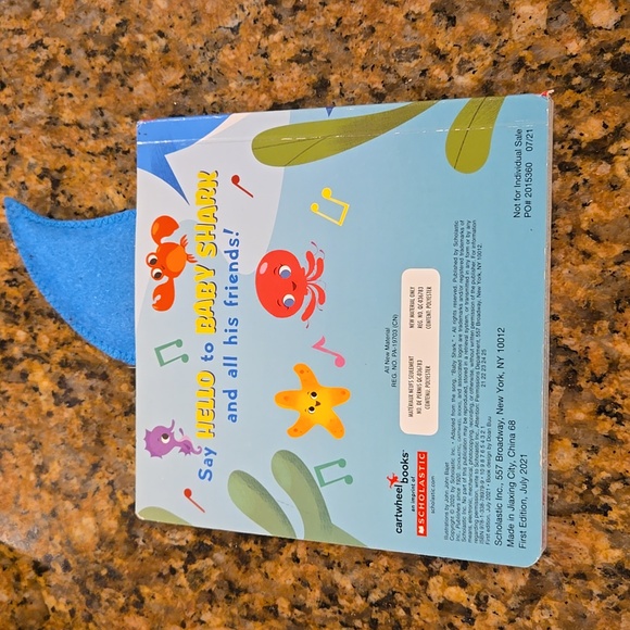 Bundle of Shark books - 2 books - Picture 2 of 3